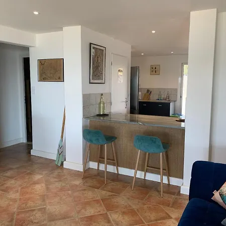 Spacieux Front De Daire